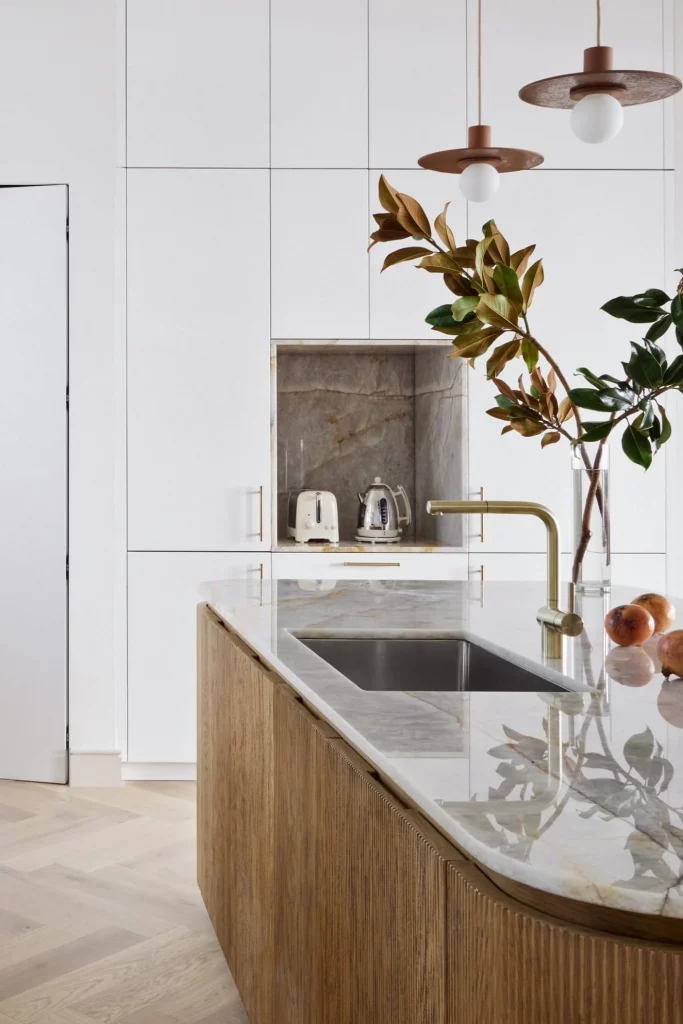 Espacio interior con materiales nobles y mecanismos LuzÓptima