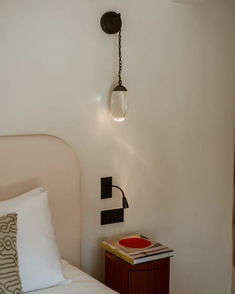 Arquitectura mediterránea en Ibiza con soluciones de mecanismos de diseño LuzÓptima
